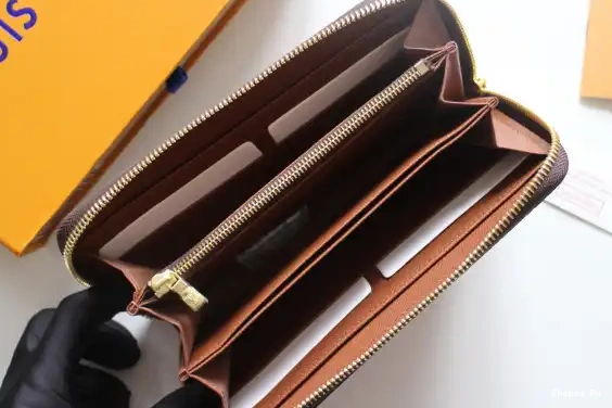 LOUIS ZIPPY WALLET VUITTON 0619